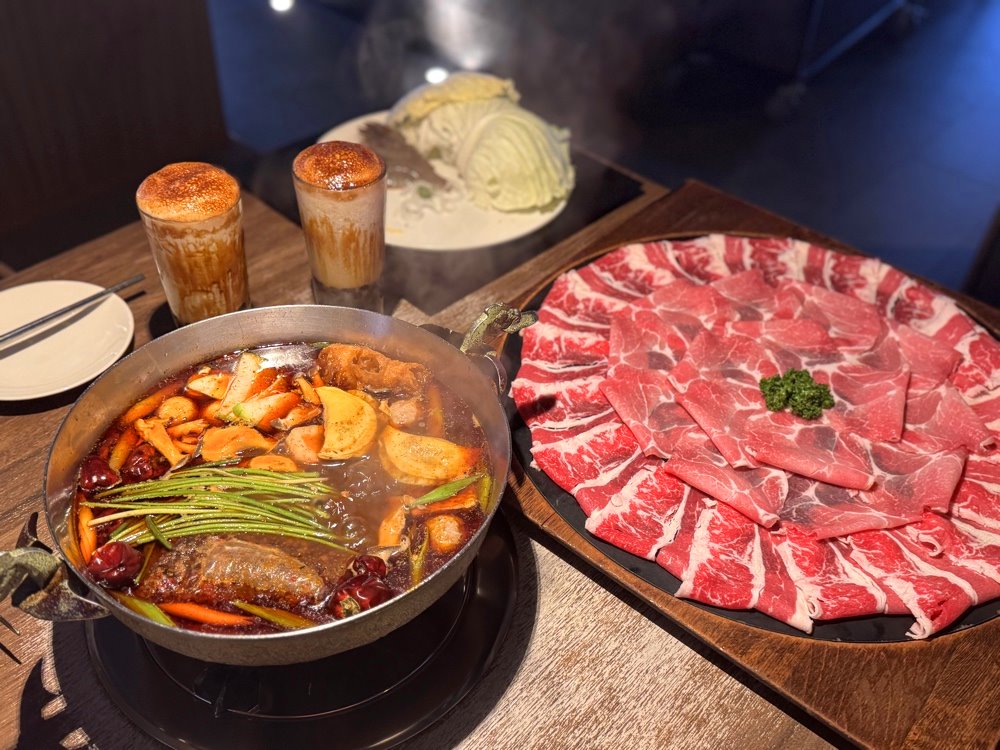 【老常在麻辣鍋】台中南屯麻辣鍋推薦，午間套餐超划算，鴨血豆腐無限續、白飯飲料吃到飽