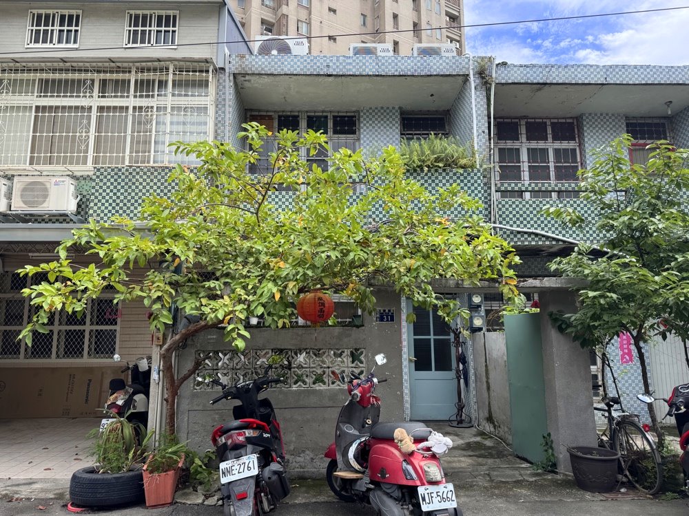 【Mook木可餐行】台中復古老宅人氣餐廳，脆皮豬肉、龍蝦早午餐必吃，寵物友善，西屯早午餐推薦 @猴屁的異想世界