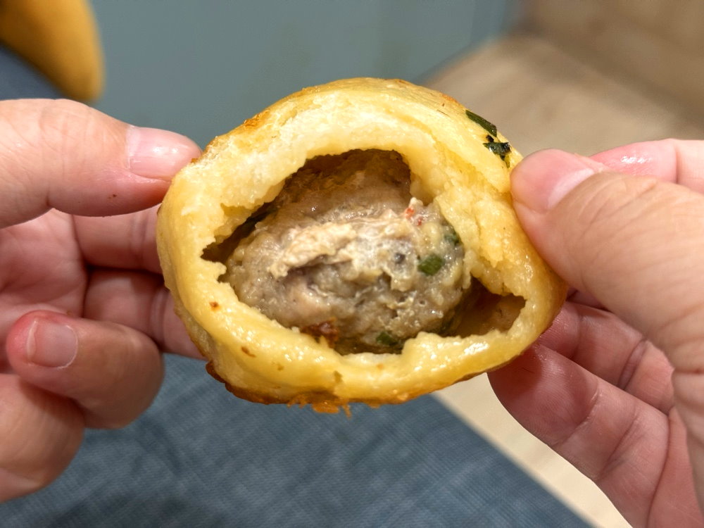 【集瀧塘豆漿】水湳市場超人氣排隊早餐店，爆汁鮮肉包、韭菜水煎包必吃，台中北屯早餐推薦 @猴屁的異想世界