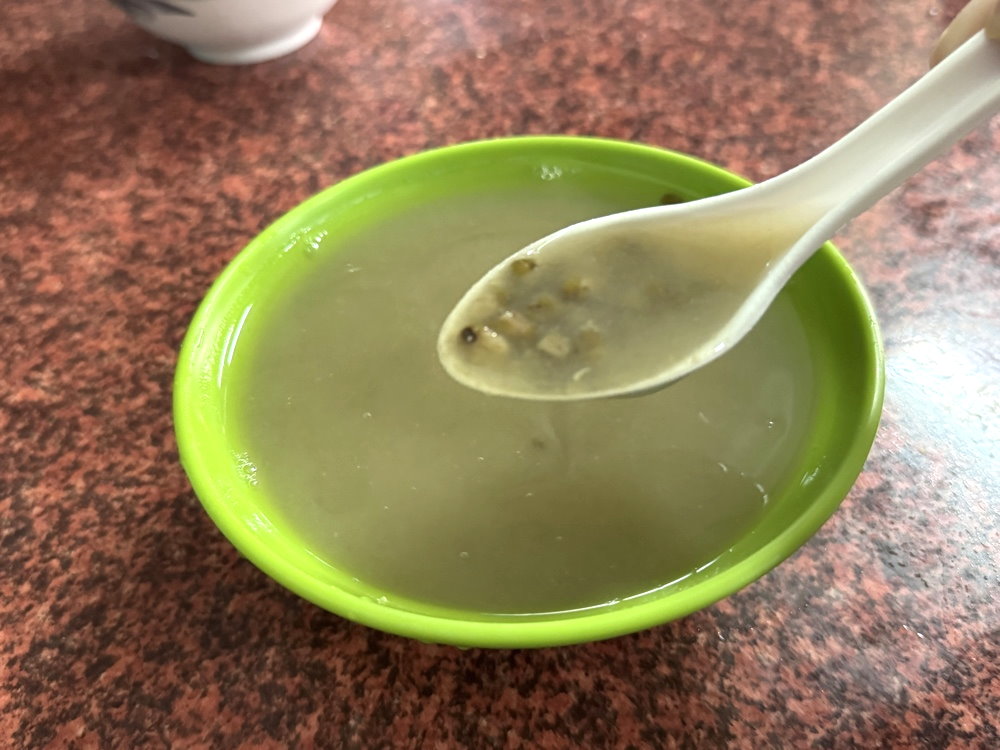 【阿斗伯冷凍芋】第二市場超人氣排隊宵夜,冷凍芋+烤土司必吃,台中成功路美食推薦 @猴屁的異想世界 【阿斗伯冷凍芋】第二市場超人氣排隊宵夜,冷凍芋+烤土司必吃,台中成功路美食推薦 @猴屁的異想世界