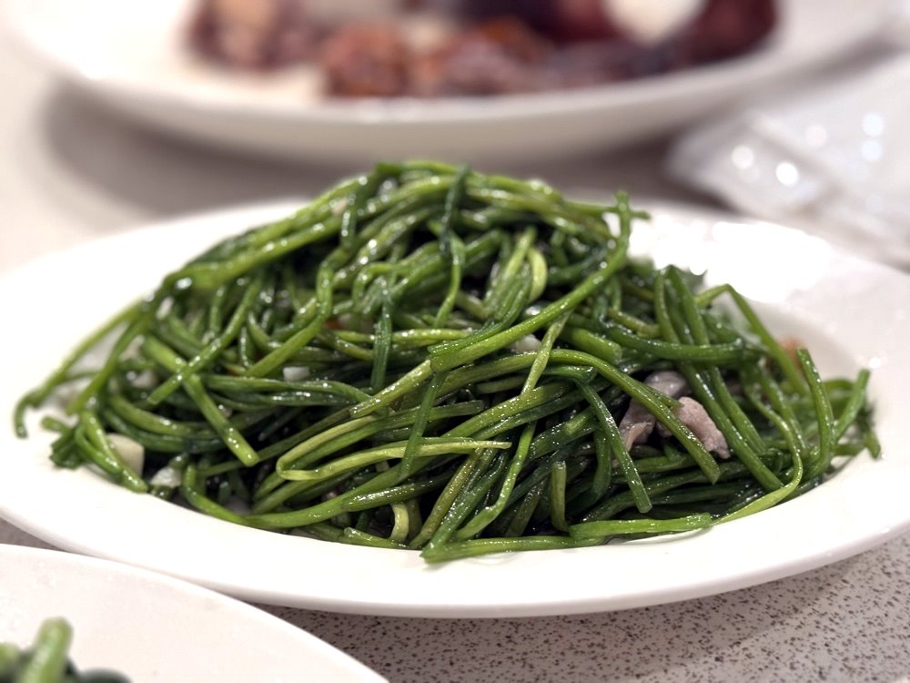 【這隻雞全席美食】超人氣中式料理餐廳，必吃脆皮雞、鐵板菲力牛，台中烏日美食推薦 @猴屁的異想世界
