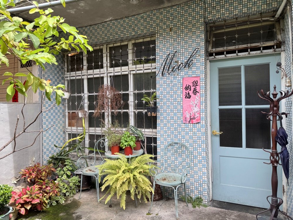 【Mook木可餐行】台中復古老宅人氣餐廳，脆皮豬肉、龍蝦早午餐必吃，寵物友善，西屯早午餐推薦 @猴屁的異想世界