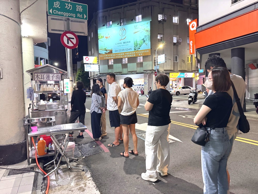 【阿斗伯冷凍芋】第二市場超人氣排隊宵夜,冷凍芋+烤土司必吃,台中成功路美食推薦 @猴屁的異想世界 【阿斗伯冷凍芋】第二市場超人氣排隊宵夜,冷凍芋+烤土司必吃,台中成功路美食推薦 @猴屁的異想世界