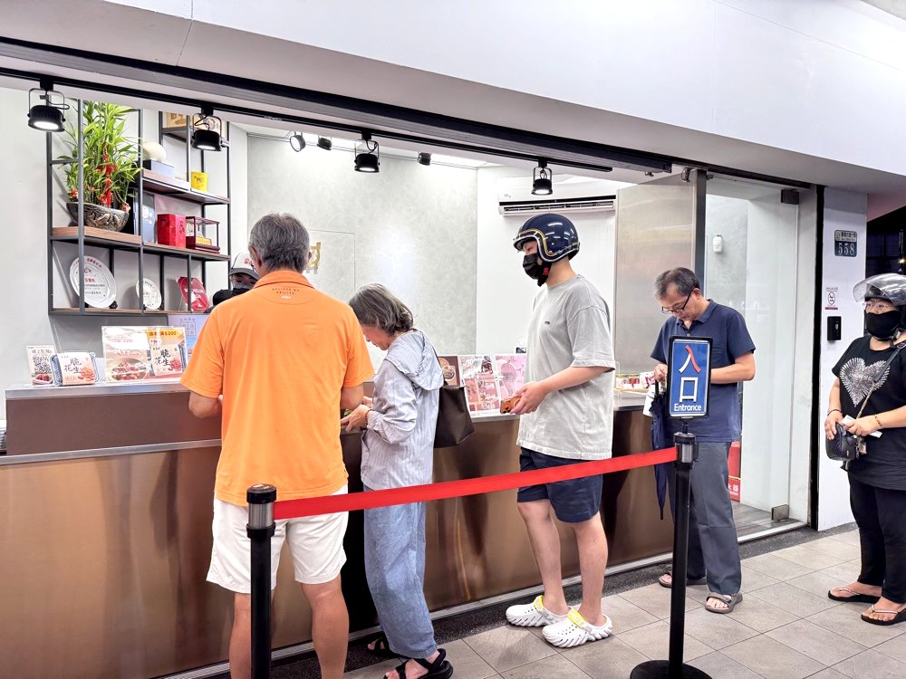 【富鼎旺豬腳中正店】台中米其林必比登推薦豬腳名店,滷肉飯必吃,晚來腿庫就賣完! @猴屁的異想世界 【富鼎旺豬腳中正店】台中米其林必比登推薦豬腳名店,滷肉飯必吃,晚來腿庫就賣完! @猴屁的異想世界