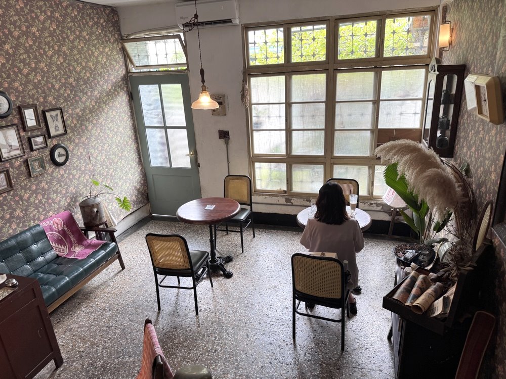 【Mook木可餐行】台中復古老宅人氣餐廳，脆皮豬肉、龍蝦早午餐必吃，寵物友善，西屯早午餐推薦 @猴屁的異想世界