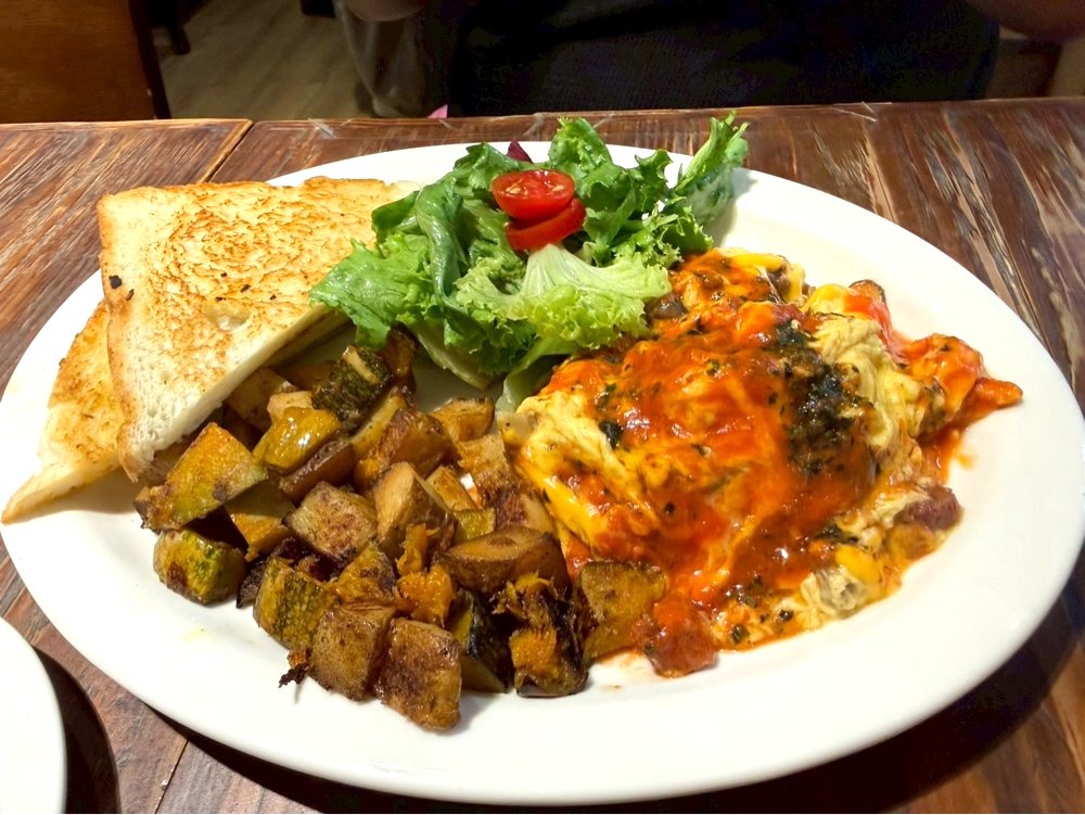 【荷蘭小鬆餅南西中山店】中山站美食推薦，超人氣早午餐，經典小鬆餅、鹹鬆餅必吃 @猴屁的異想世界