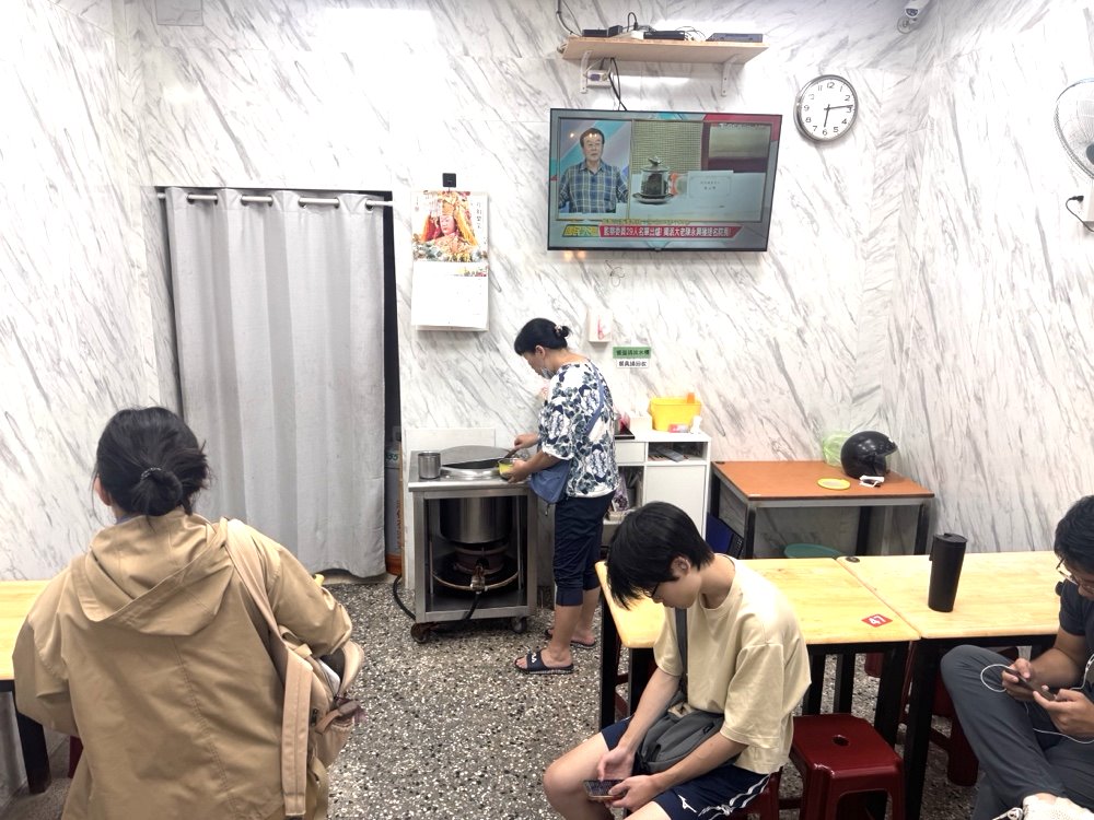 【鴻興燒臘便當】永興街超人氣排隊名店,脆皮燒鴨+蜜汁叉燒超滿足,台中北區美食推薦 @猴屁的異想世界 【鴻興燒臘便當】永興街超人氣排隊名店,脆皮燒鴨+蜜汁叉燒超滿足,台中北區美食推薦 @猴屁的異想世界