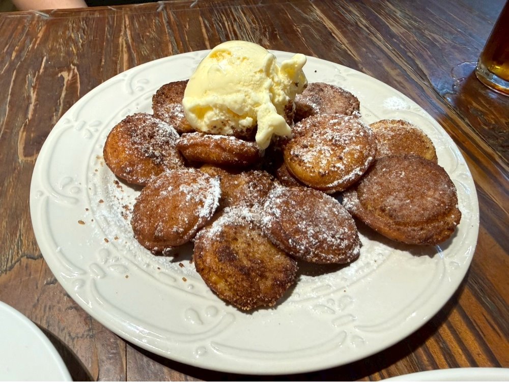 【荷蘭小鬆餅南西中山店】中山站美食推薦，超人氣早午餐，經典小鬆餅、鹹鬆餅必吃 @猴屁的異想世界