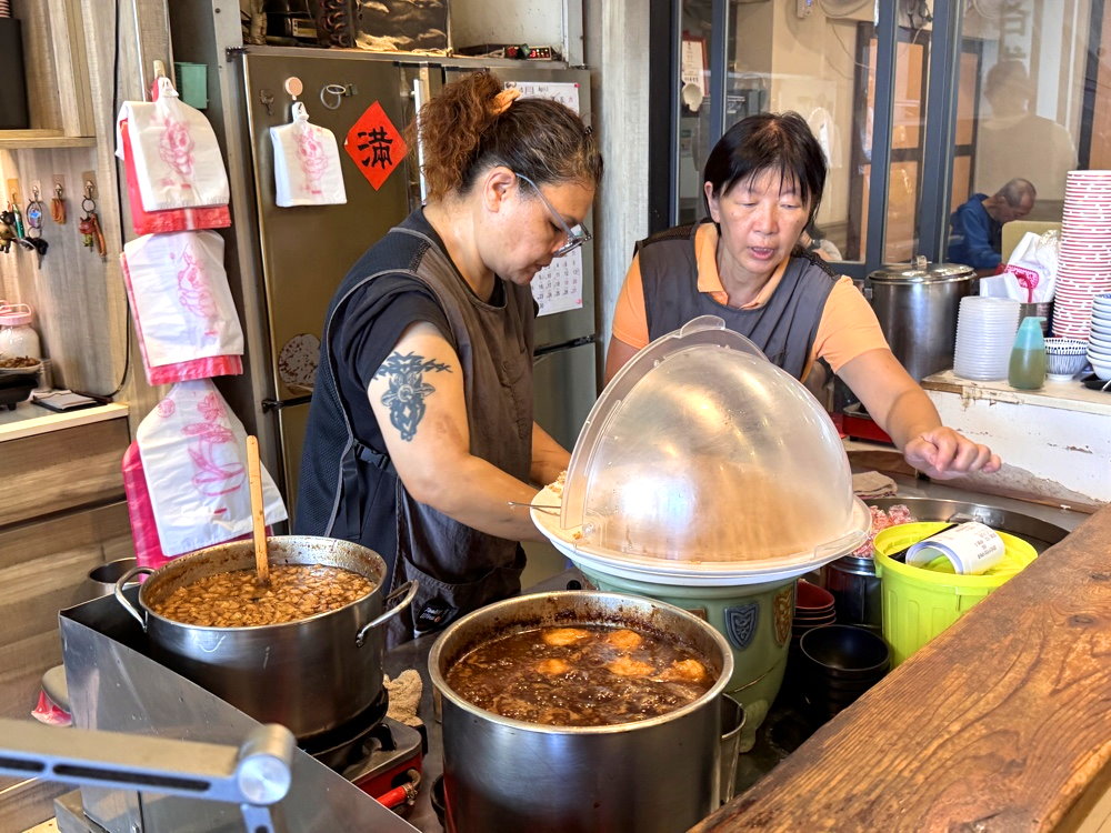 【落成米糕】台南美食推薦,赤崁樓旁米其林推薦老店,40年古早味米糕必吃 @猴屁的異想世界 【落成米糕】台南美食推薦,赤崁樓旁米其林推薦老店,40年古早味米糕必吃 @猴屁的異想世界