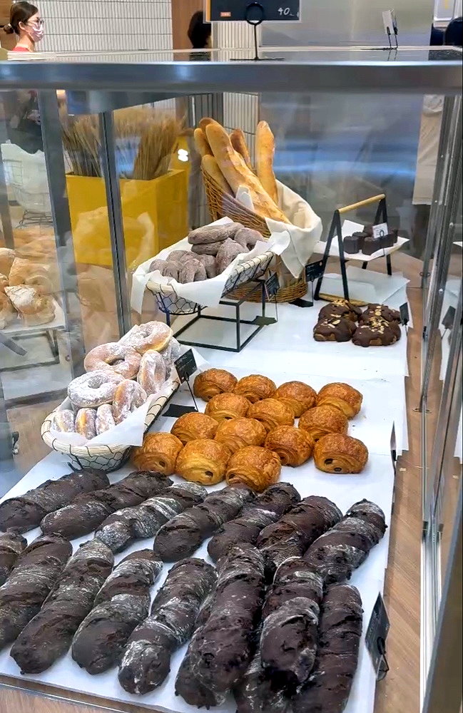 【麵包同話】台中西區美食推薦,新開幕人氣烘焙坊,可麗露必買,開幕買一送一爆排隊 @猴屁的異想世界 【麵包同話】台中西區美食推薦,新開幕人氣烘焙坊,可麗露必買,開幕買一送一爆排隊 @猴屁的異想世界
