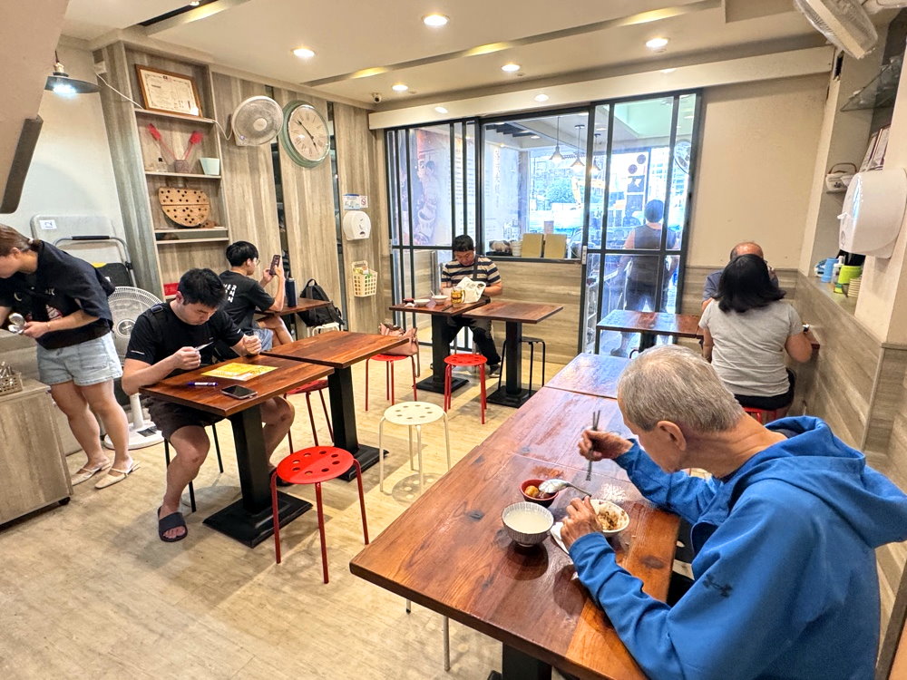 【落成米糕】台南美食推薦,赤崁樓旁米其林推薦老店,40年古早味米糕必吃 @猴屁的異想世界 【落成米糕】台南美食推薦,赤崁樓旁米其林推薦老店,40年古早味米糕必吃 @猴屁的異想世界