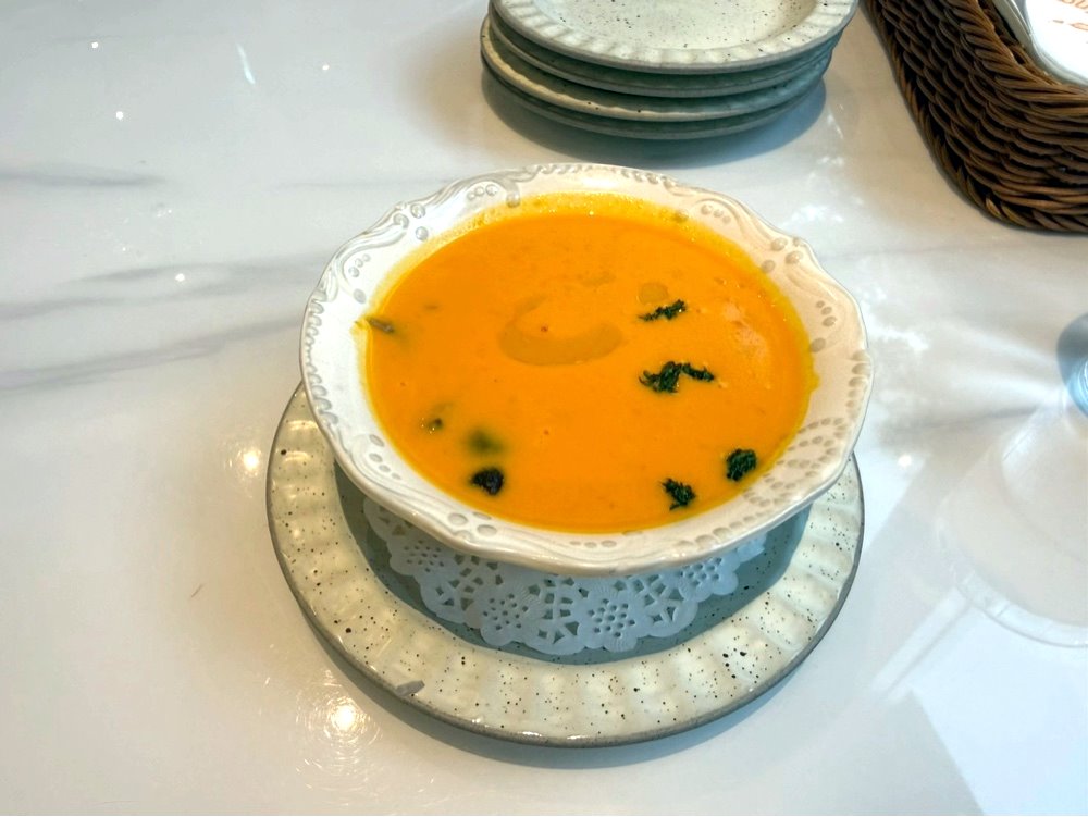 【英格莉莉CITYLINK三重店】三重美食推薦，紫薯芋泥鬆餅塔＋鐵鍋鬆餅必吃，捷運三重站聚餐首選 @猴屁的異想世界