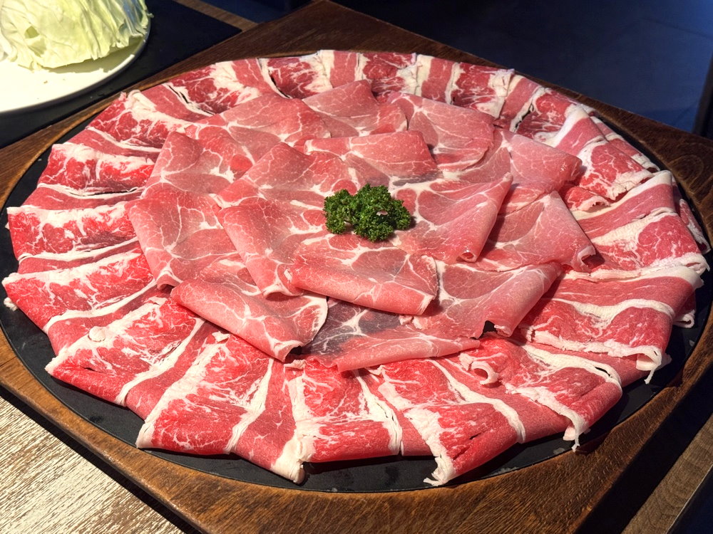 【老常在麻辣鍋】午間套餐超划算，鴨血豆腐無限續、白飯飲料吃到飽，台中麻辣鍋推薦 @猴屁的異想世界