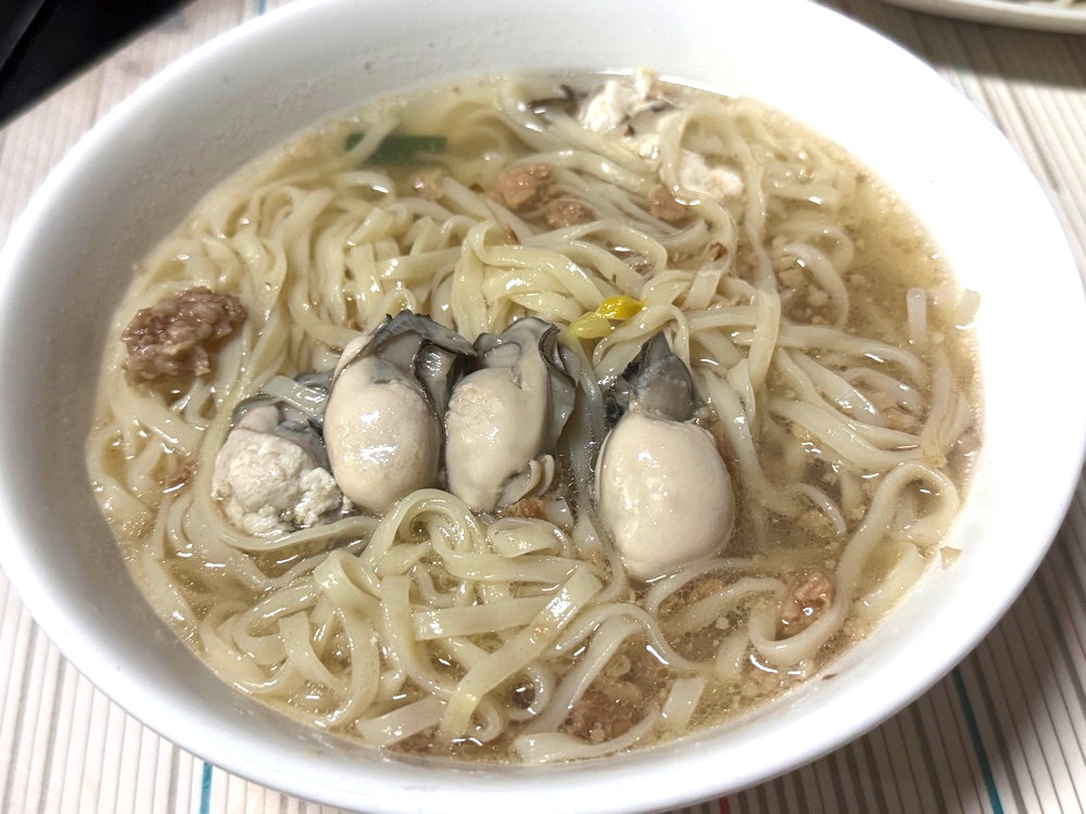 【烏龍路邊攤】在地人激推深夜食堂,蚵仔麵+黑白切滷味必吃,營業到凌晨3點,台中西屯宵夜推薦 @猴屁的異想世界 【烏龍路邊攤】在地人激推深夜食堂,蚵仔麵+黑白切滷味必吃,營業到凌晨3點,台中西屯宵夜推薦 @猴屁的異想世界