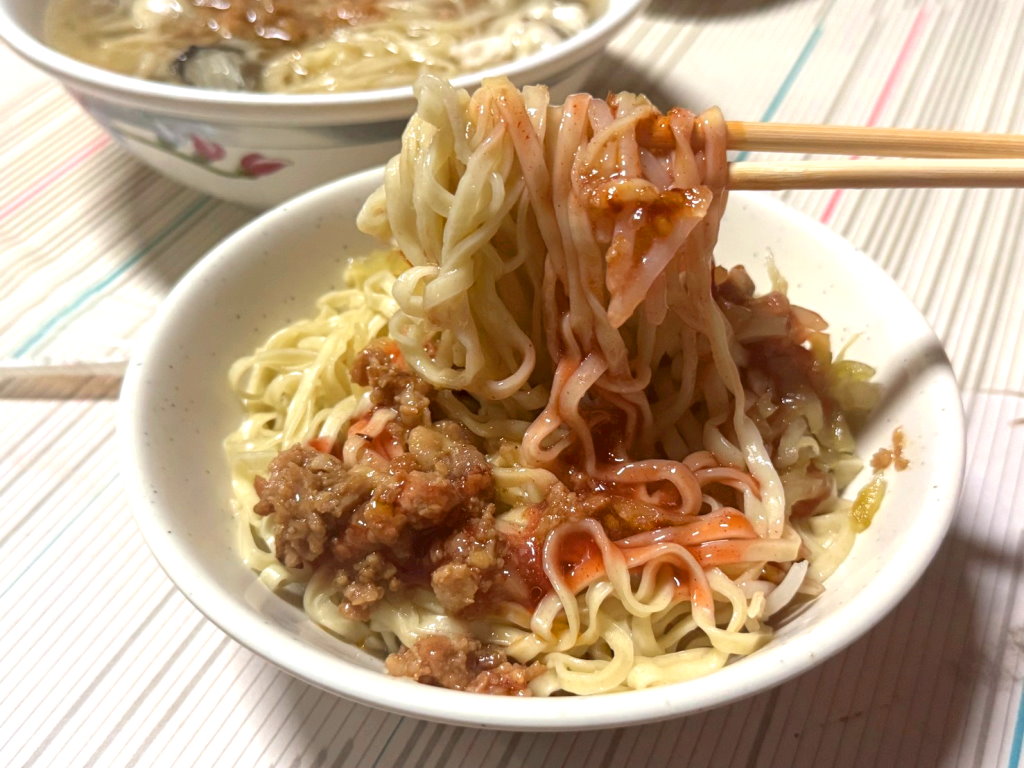 【烏龍路邊攤】在地人激推深夜食堂,蚵仔麵+黑白切滷味必吃,營業到凌晨3點,台中西屯宵夜推薦 @猴屁的異想世界 【烏龍路邊攤】在地人激推深夜食堂,蚵仔麵+黑白切滷味必吃,營業到凌晨3點,台中西屯宵夜推薦 @猴屁的異想世界