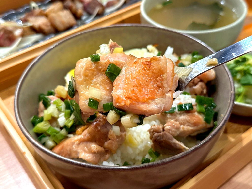 【奕口涵麵】台中深夜美食,現點現做鐵板定食專賣,爆蔥嫩雞、焦香鹹豬肉必吃,南屯宵夜推薦 @猴屁的異想世界 【奕口涵麵】台中深夜美食,現點現做鐵板定食專賣,爆蔥嫩雞、焦香鹹豬肉必吃,南屯宵夜推薦 @猴屁的異想世界