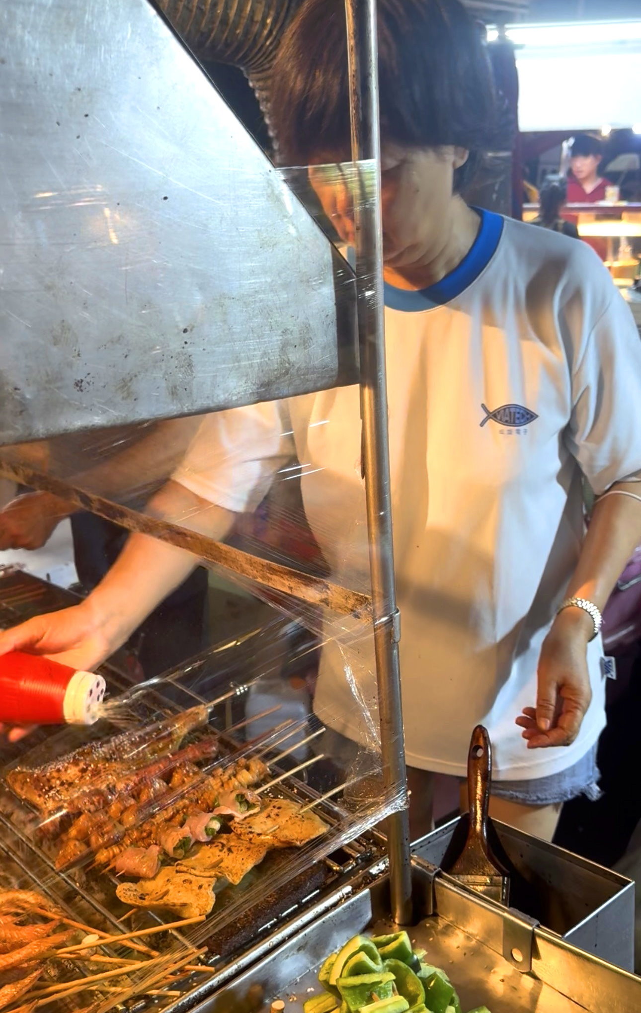 【正宗屏東烤肉】台中大慶夜市必吃美食，超人氣排隊串烤，炭香十足超涮嘴 @猴屁的異想世界