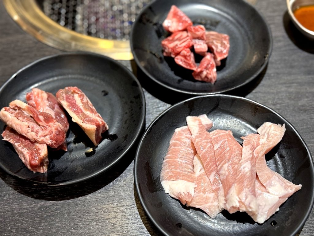 【HOME燒肉逢甲店】台中燒肉吃到飽推薦!888元爽吃80種食材、牛舌、哈根達斯冰淇淋無限享用 @猴屁的異想世界 【HOME燒肉逢甲店】台中燒肉吃到飽推薦!888元爽吃80種食材、牛舌、哈根達斯冰淇淋無限享用 @猴屁的異想世界