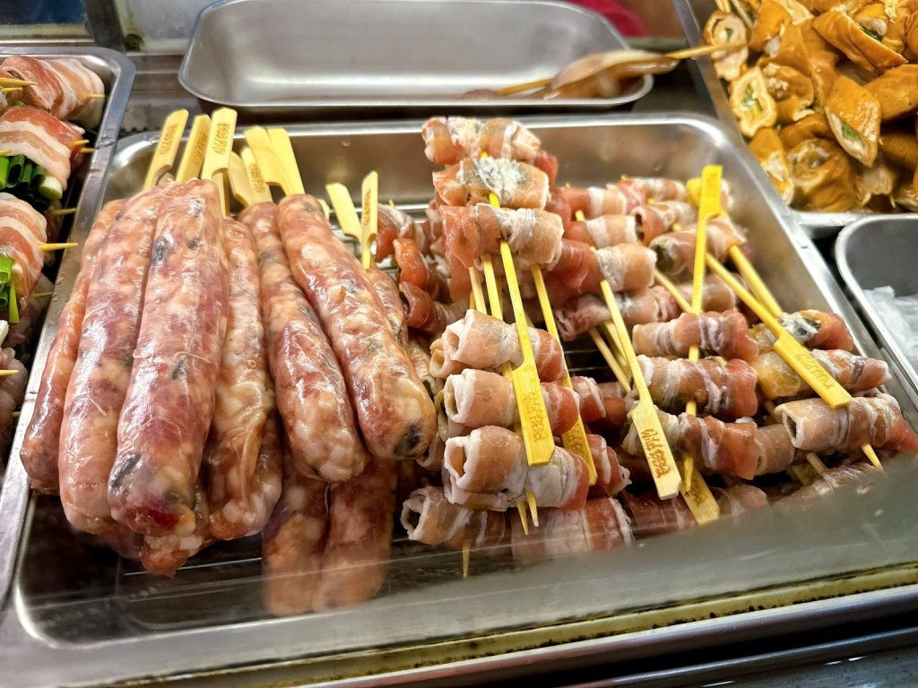 【路邊烤肉台中精誠店】台中串燒推薦,60種炭烤串燒26元起,西區宵夜聚餐必吃 @猴屁的異想世界 【路邊烤肉台中精誠店】台中串燒推薦,60種炭烤串燒26元起,西區宵夜聚餐必吃 @猴屁的異想世界