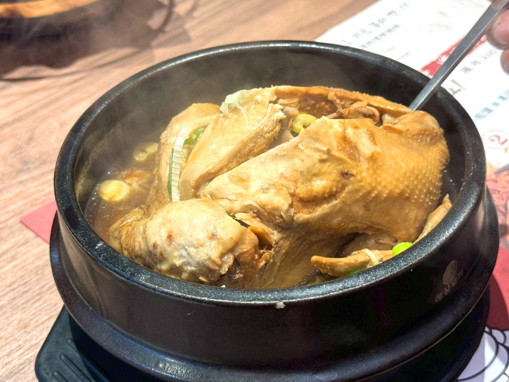 【百年土種蔘雞湯台中文心店】韓國米其林推薦蔘雞湯插旗台中!炸雞、海鮮煎餅必點,平日午餐85折超划算 @猴屁的異想世界 【百年土種蔘雞湯台中文心店】韓國米其林推薦蔘雞湯插旗台中!炸雞、海鮮煎餅必點,平日午餐85折超划算 @猴屁的異想世界