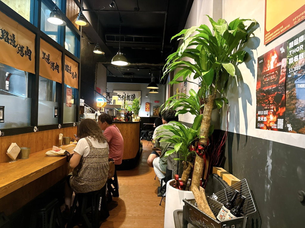 【路邊烤肉台中精誠店】台中串燒推薦,60種炭烤串燒26元起,西區宵夜聚餐必吃 @猴屁的異想世界 【路邊烤肉台中精誠店】台中串燒推薦,60種炭烤串燒26元起,西區宵夜聚餐必吃 @猴屁的異想世界