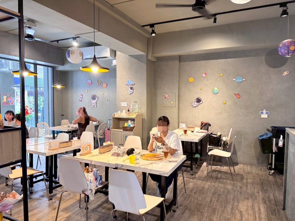 【米蘭廚房】台中親子餐廳,義大利麵、燉飯必吃,兒童自助吧99元吃到飽,球池、溜滑梯玩到不想回家! @猴屁的異想世界 【米蘭廚房】台中親子餐廳,義大利麵、燉飯必吃,兒童自助吧99元吃到飽,球池、溜滑梯玩到不想回家! @猴屁的異想世界