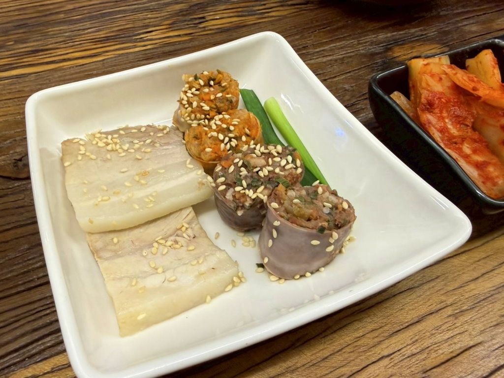 【南道湯飯】韓國人開的道地豬肉湯飯!釜山、順天兩種湯頭任你選,勤美必吃韓式料理,台中西區美食 @猴屁的異想世界 【南道湯飯】韓國人開的道地豬肉湯飯!釜山、順天兩種湯頭任你選,勤美必吃韓式料理,台中西區美食 @猴屁的異想世界