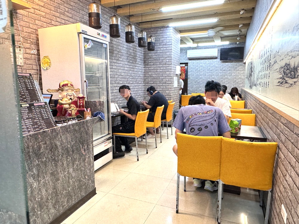 【洄味牛肉麵西屯店】逢甲必吃牛肉麵推薦,食尚玩家推薦,厚切牛肉塊+獨門辣牛油超銷魂! @猴屁的異想世界 【洄味牛肉麵西屯店】逢甲必吃牛肉麵推薦,食尚玩家推薦,厚切牛肉塊+獨門辣牛油超銷魂! @猴屁的異想世界