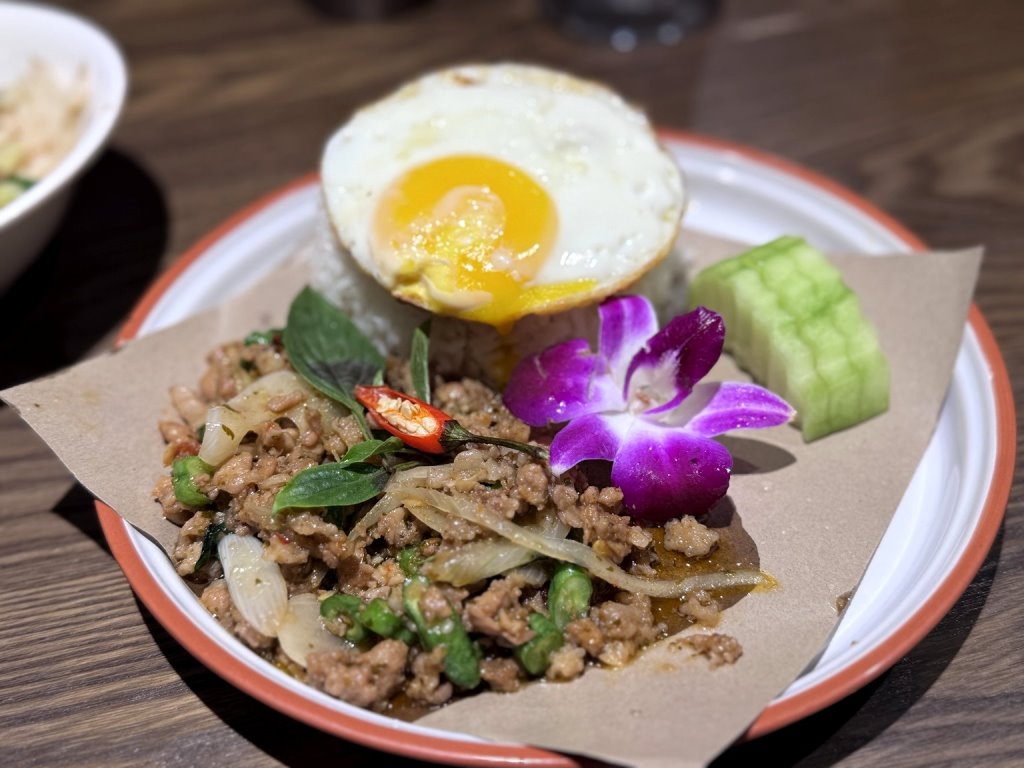 【泰水小吃青海店】台中泰式料理推薦,道地泰國街頭美食必吃打拋豬、炒河粉、船麵! @猴屁的異想世界 【泰水小吃青海店】台中泰式料理推薦,道地泰國街頭美食必吃打拋豬、炒河粉、船麵! @猴屁的異想世界