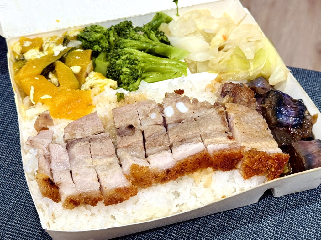 【吉仕燒臘西屯店】台中超大份量燒臘便當,必點脆皮燒肉、鴨腿飯超好吃 @猴屁的異想世界 【吉仕燒臘西屯店】台中超大份量燒臘便當,必點脆皮燒肉、鴨腿飯超好吃 @猴屁的異想世界