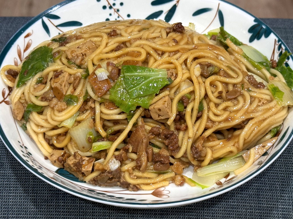 【南北小吃】台中水湳市場60年老店!超大份炒飯、熗鍋麵必吃,滷味便宜又好吃,北屯美食 @猴屁的異想世界 【南北小吃】台中水湳市場60年老店!超大份炒飯、熗鍋麵必吃,滷味便宜又好吃,北屯美食 @猴屁的異想世界