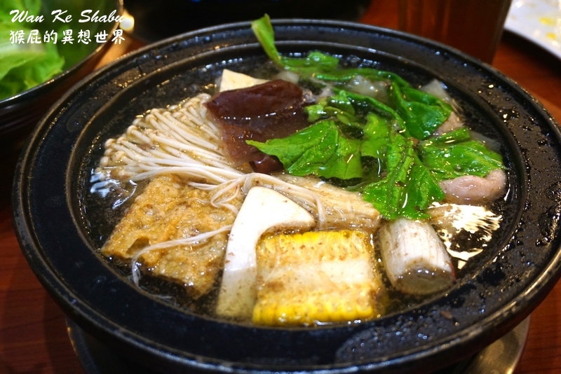 萬客什鍋青海店|台中超紅排隊火鍋店,招牌燒酒雞加炸蛋必點,營業到凌晨5點,台中宵夜推薦 @猴屁的異想世界 萬客什鍋青海店|台中超紅排隊火鍋店,招牌燒酒雞加炸蛋必點,營業到凌晨5點,台中宵夜推薦 @猴屁的異想世界