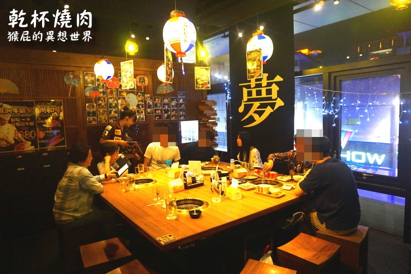 乾杯燒肉 ATT4FUN 店｜台北信義燒肉餐廳，超酷燒肉蛋糕只送不賣，台北慶生聚餐推薦 @猴屁的異想世界