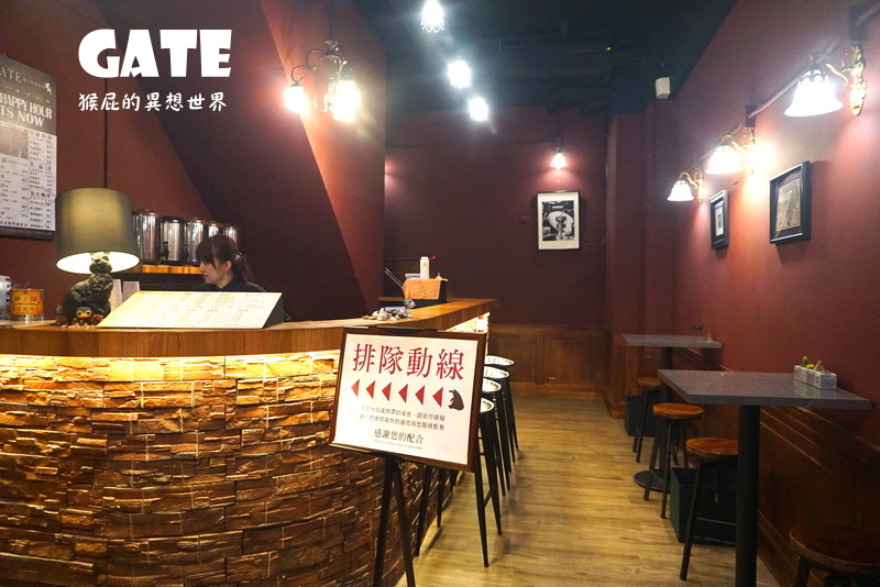 GATE紳士茶飲|台中一中街哈利波特風飲料店,英倫風空間超好拍還有巫師袍體驗 @猴屁的異想世界 GATE紳士茶飲|台中一中街哈利波特風飲料店,英倫風空間超好拍還有巫師袍體驗 @猴屁的異想世界