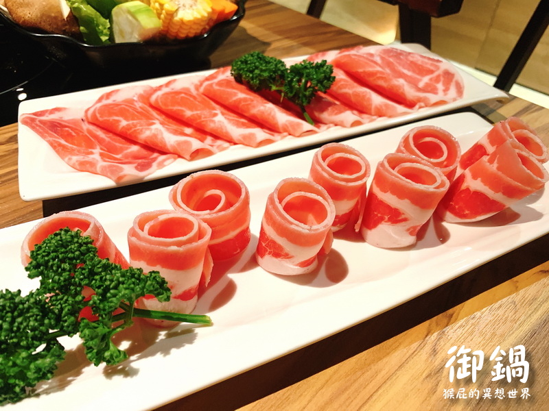 御鍋黑毛和牛精緻幸福鍋物|東區火鍋店,雙人豪華海陸套餐超彭湃,環境優適合聚餐 @猴屁的異想世界 御鍋黑毛和牛精緻幸福鍋物|東區火鍋店,雙人豪華海陸套餐超彭湃,環境優適合聚餐 @猴屁的異想世界