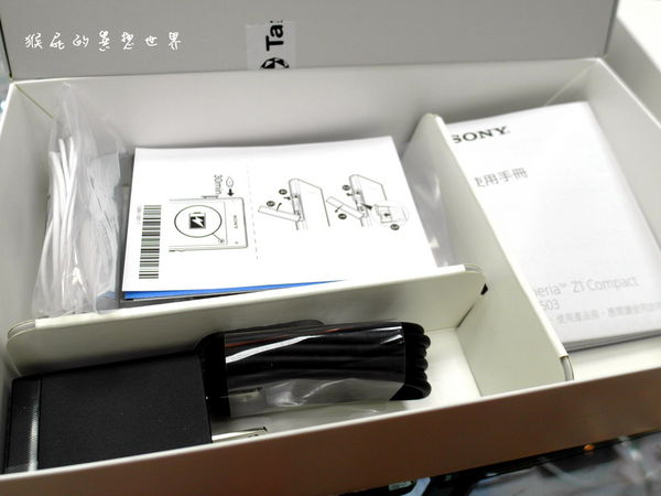 【3C開箱文】2014最強平價機皇！Sony Xperia Z1 Compact智慧型手機！ @猴屁的異想世界