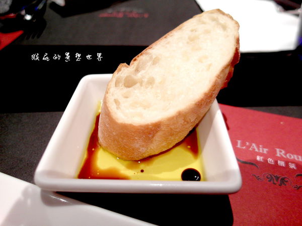 紅色檳氛 L&#8217;Air Rouge｜台北車站美食，京站低調奢華浪漫餐廳，燈光美氣氛佳 @猴屁的異想世界