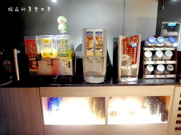 火龍島極品火鍋｜台北火鍋吃到飽，CP值超高海鮮超威麻辣鍋 @猴屁的異想世界