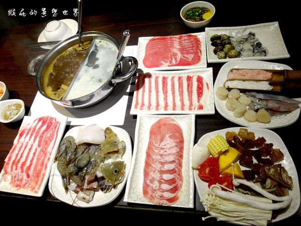 火龍島極品火鍋｜台北火鍋吃到飽，CP值超高海鮮超威麻辣鍋 @猴屁的異想世界
