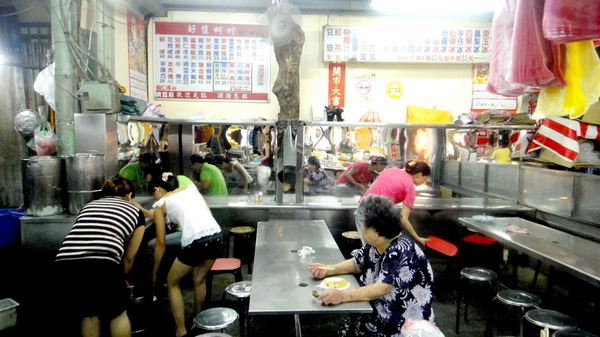 【台北西門】南機場夜市美食:好佳蚵嗲、碳烤玉米、賢記麵疙瘩、沙威瑪大王 @猴屁的異想世界