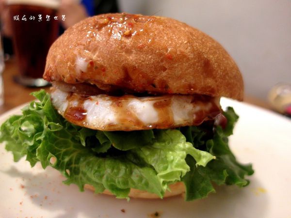 【台中西區】田樂一店For Farm Burger(102巷店)！食尚玩家推薦老房子裡的漢堡！ @猴屁的異想世界