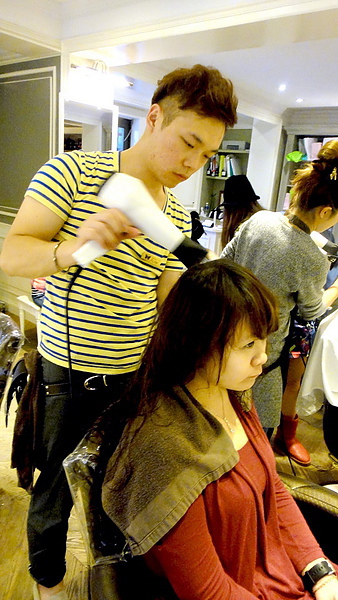 BonBonHair｜台北中山髮廊推薦，告別直髮，燙成夢幻波浪捲髮 @猴屁的異想世界