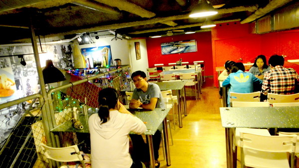 Aqua Kiss 水吻2｜台北內湖美食特色餐廳，墨魚燉飯好吃 @猴屁的異想世界