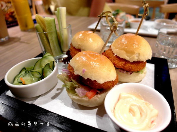 【台北車站】京站餐廳推薦-小湯匙LITTLE SPOON越式料理-無用餐時間限制