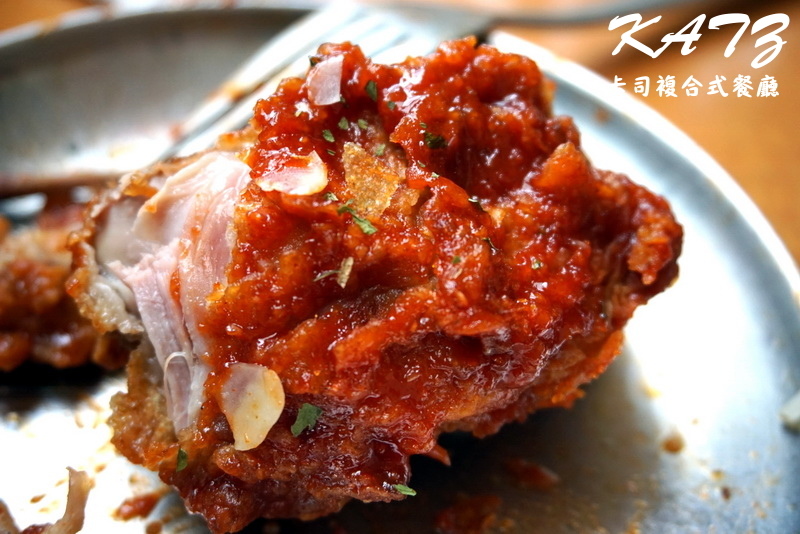 【台中美食】KATZ卡司複合式餐廳！道地韓式炸雞超好吃！近精明一街、精誠商圈！ @猴屁的異想世界