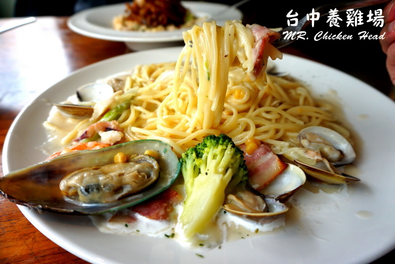 養機場一中店｜台中好吃義大利麵，CP值超高餐廳，平價大份量，麵包吃到飽 @猴屁的異想世界