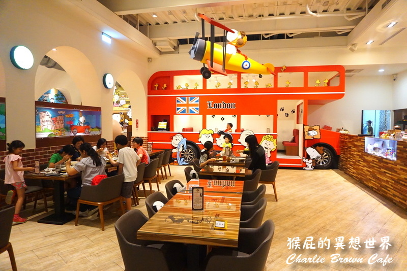 查理布朗咖啡｜台中史努比主題餐廳，環境優、適合聚餐，有當月壽星優惠 @猴屁的異想世界