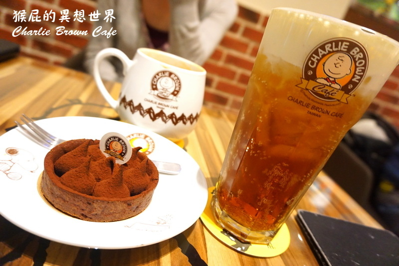 查理布朗咖啡｜台中史努比主題餐廳，環境優、適合聚餐，有當月壽星優惠 @猴屁的異想世界