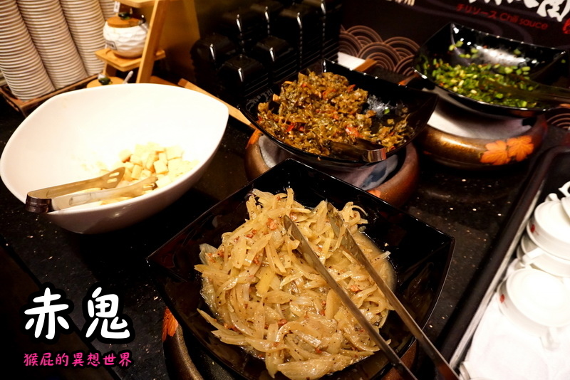 赤鬼牛排｜台中逢甲夜市人氣美食！從平價牛排變身質感牛排館，飲料濃湯喝到飽！ @猴屁的異想世界