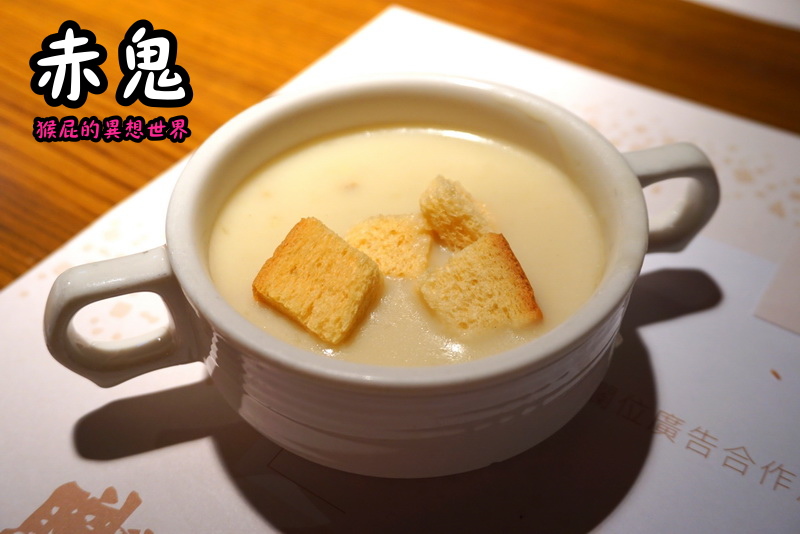 赤鬼牛排｜台中逢甲夜市人氣美食！從平價牛排變身質感牛排館，飲料濃湯喝到飽！ @猴屁的異想世界